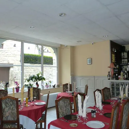 Le Lion D'or فندق Saint-Chély-dʼApcher