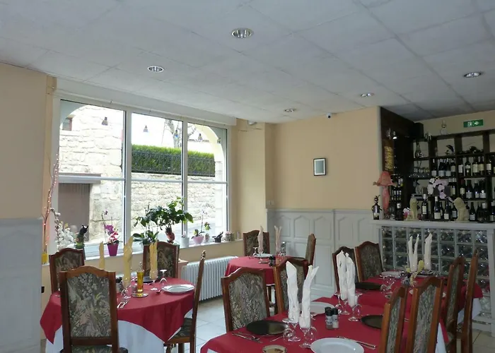 Le Lion D'or Otel Saint-Chély-dʼApcher